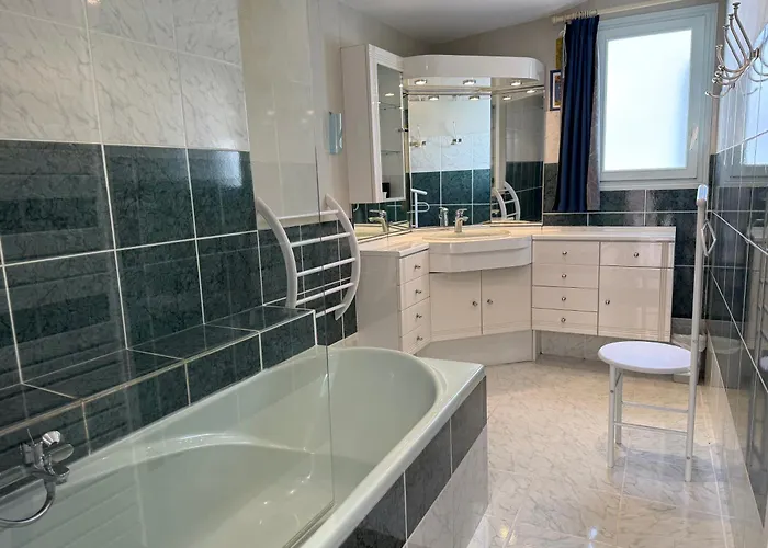 Сasa de vacaciones ღ Villa des Grasses - Piscine Chauffée, Jardin&Wifi *